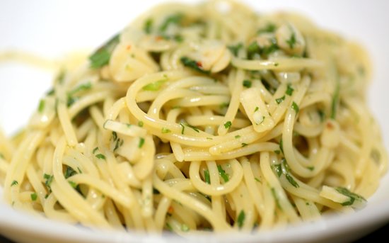 Espaguetis aglio olio